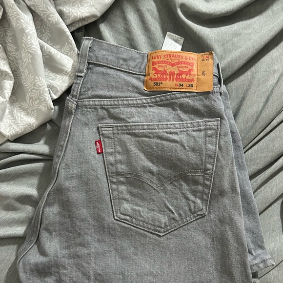 Levi's Gray Denim Jeans with Tan Label - Picture 13 of 15